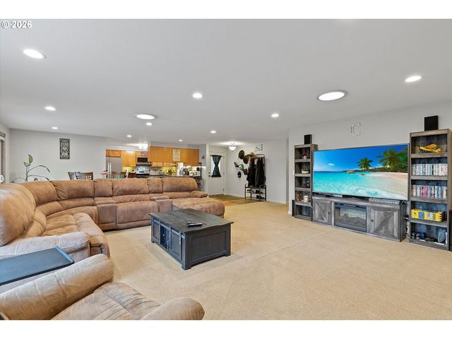 1704 N MERIDIAN St, Newberg, OR 97132