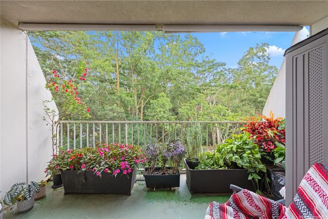 95-2039 Waikalani Place C402, Mililani, HI 96789