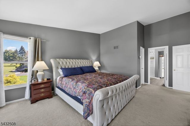 22 Lauren Ln, Vernon Twp., NJ 07461