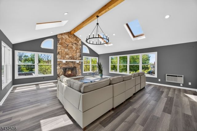 22 Lauren Ln, Vernon Twp., NJ 07461