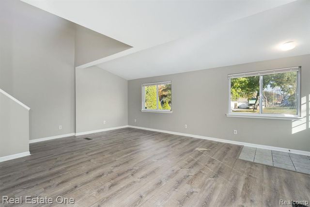 4281 Marcus Road, Waterford, MI 48329