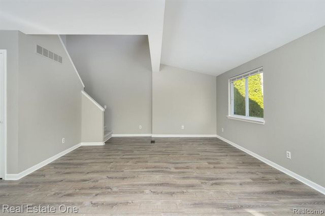 4281 Marcus Road, Waterford, MI 48329