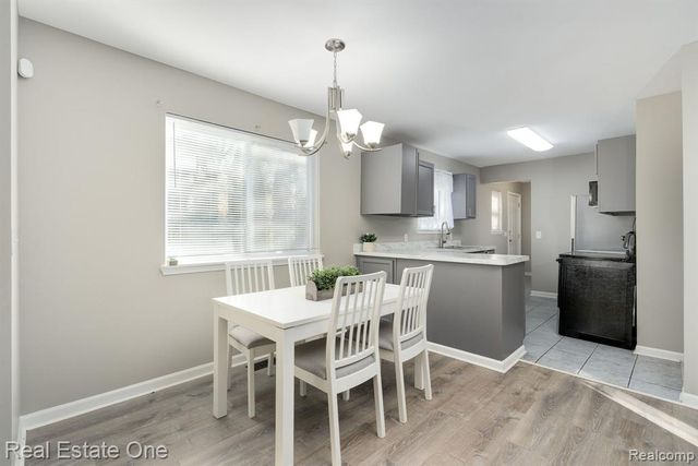 4281 Marcus Road, Waterford, MI 48329