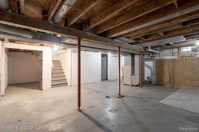 4281 Marcus Road, Waterford, MI 48329