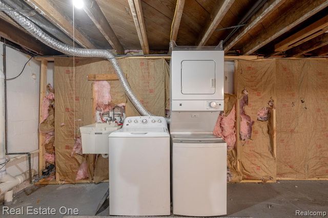 4281 Marcus Road, Waterford, MI 48329