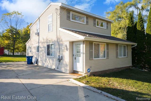 4281 Marcus Road, Waterford, MI 48329