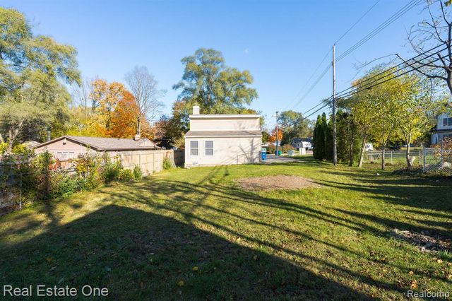 4281 Marcus Road, Waterford, MI 48329