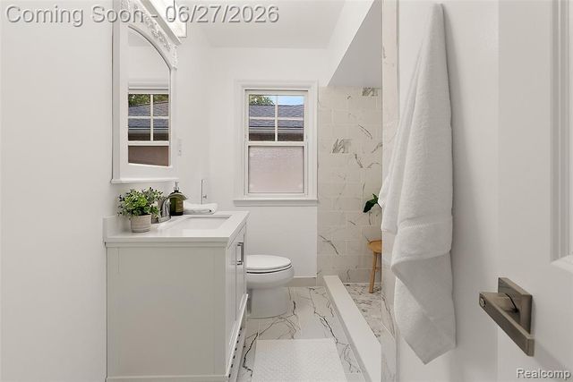 21235 River Road, Grosse Pointe Woods, MI 48236
