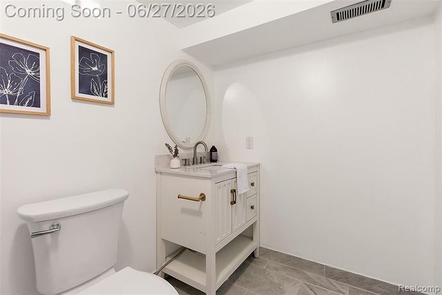 21235 River Road, Grosse Pointe Woods, MI 48236