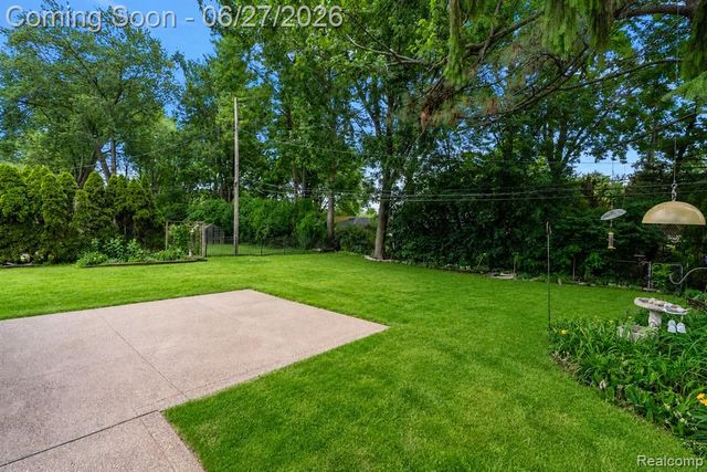 21235 River Road, Grosse Pointe Woods, MI 48236