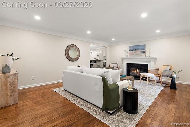 21235 River Road, Grosse Pointe Woods, MI 48236