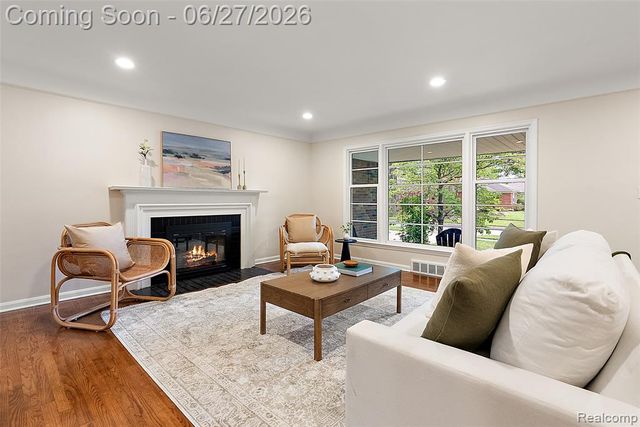 21235 River Road, Grosse Pointe Woods, MI 48236