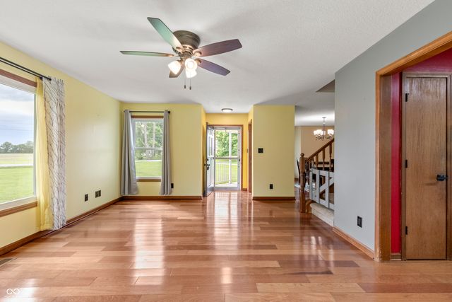 9735 S 400 W, Pendleton, IN 46064