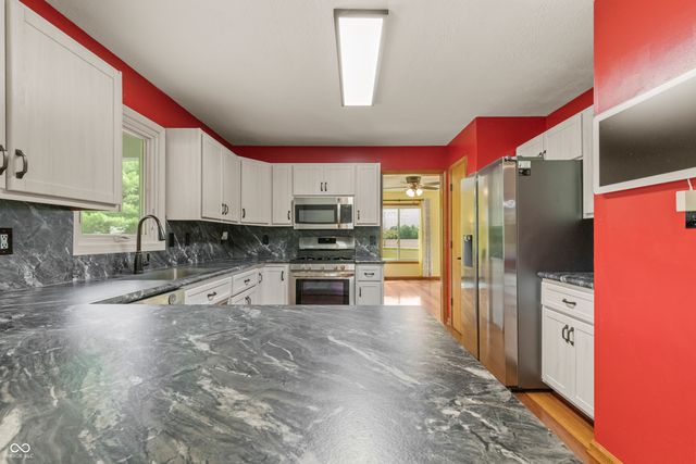 9735 S 400 W, Pendleton, IN 46064