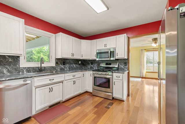 9735 S 400 W, Pendleton, IN 46064