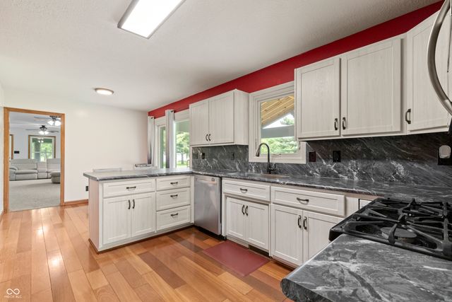 9735 S 400 W, Pendleton, IN 46064