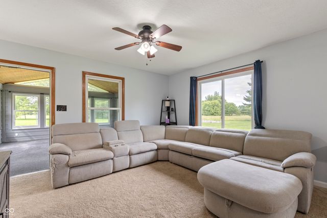 9735 S 400 W, Pendleton, IN 46064