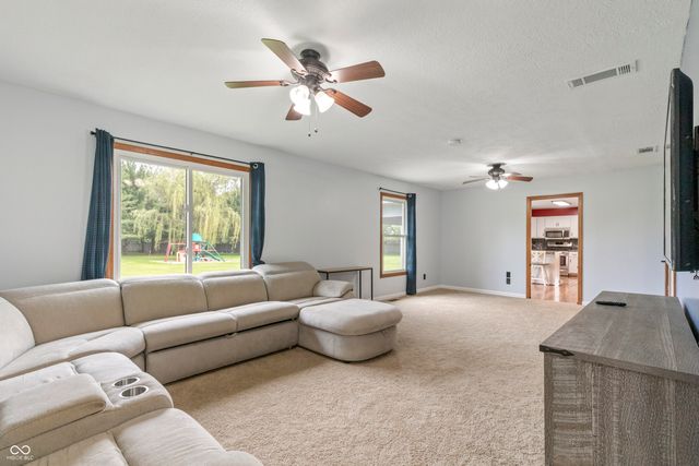 9735 S 400 W, Pendleton, IN 46064