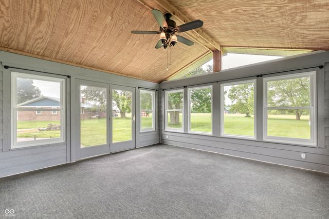 9735 S 400 W, Pendleton, IN 46064