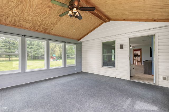 9735 S 400 W, Pendleton, IN 46064