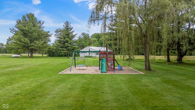 9735 S 400 W, Pendleton, IN 46064