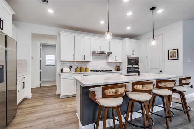 2813 Acadia Drive, Corinth, TX 76210