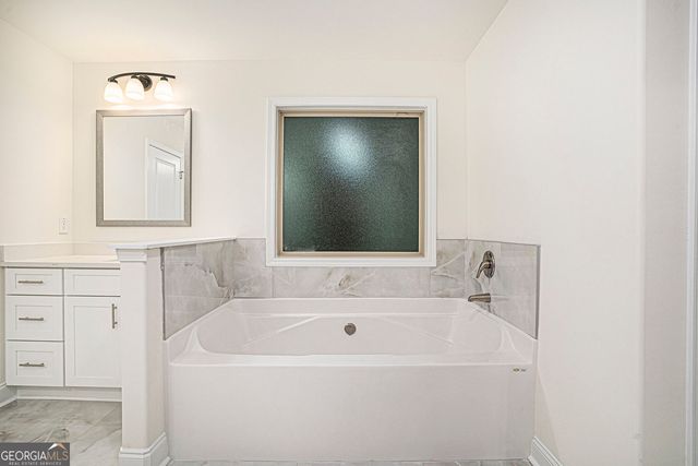 210 Parker Drive, Mcdonough, GA 30253