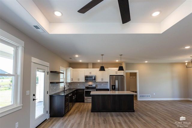 8840 Moonbug Lane, Manhattan, KS 66502