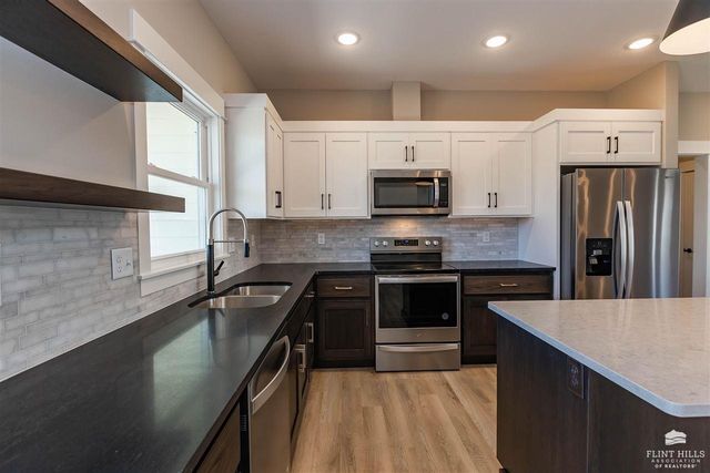 8840 Moonbug Lane, Manhattan, KS 66502