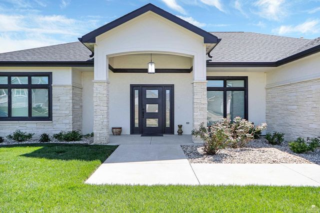 8840 Moonbug Lane, Manhattan, KS 66502