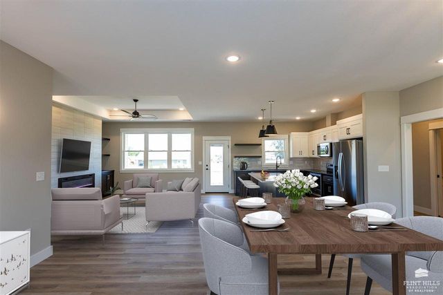 8840 Moonbug Lane, Manhattan, KS 66502