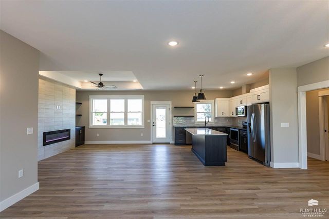 8840 Moonbug Lane, Manhattan, KS 66502