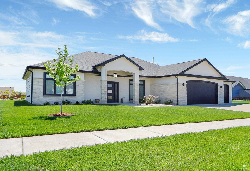 8840 Moonbug Lane, Manhattan, KS 66502