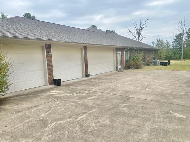 334 Grant 190009, White Hall, AR 71602