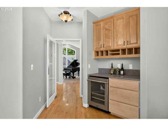 2480 Sw 75TH Ter, Portland, OR 97225
