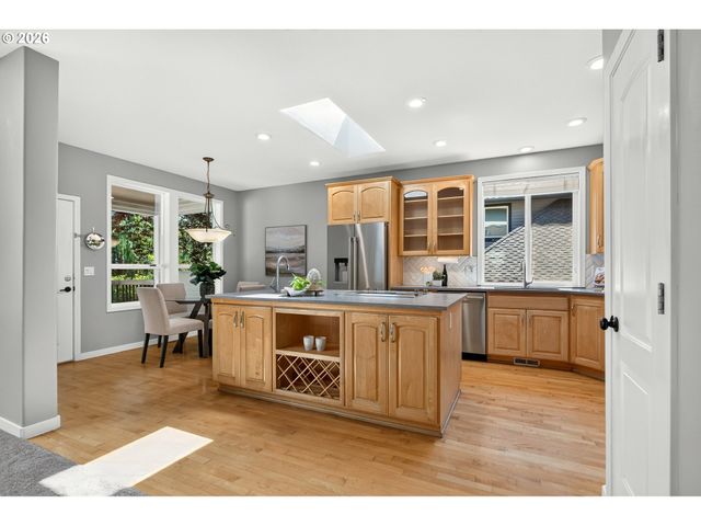 2480 Sw 75TH Ter, Portland, OR 97225