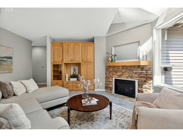 2480 Sw 75TH Ter, Portland, OR 97225