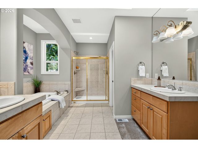 2480 Sw 75TH Ter, Portland, OR 97225