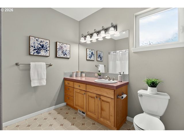 2480 Sw 75TH Ter, Portland, OR 97225
