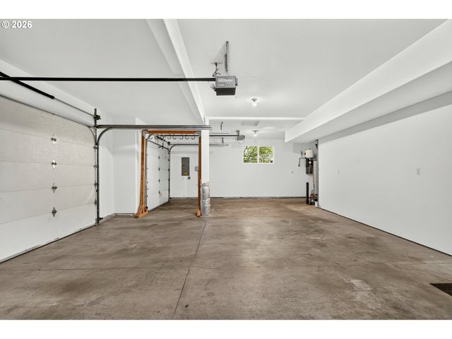 2480 Sw 75TH Ter, Portland, OR 97225