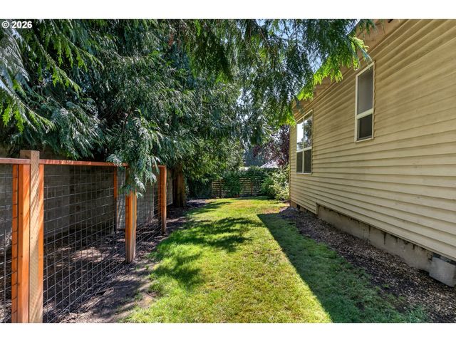 2480 Sw 75TH Ter, Portland, OR 97225