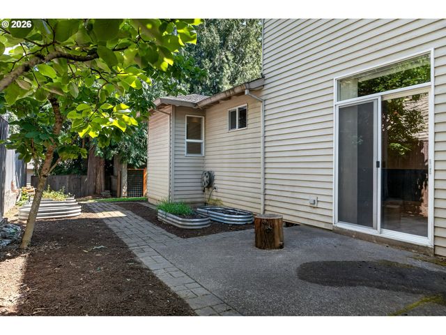 2480 Sw 75TH Ter, Portland, OR 97225