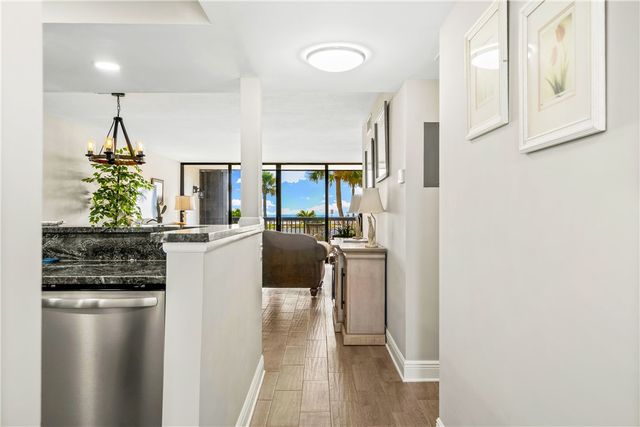4141 Ocean Drive 208, Vero Beach, FL 32963