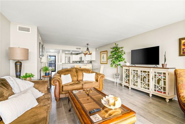 4141 Ocean Drive 208, Vero Beach, FL 32963