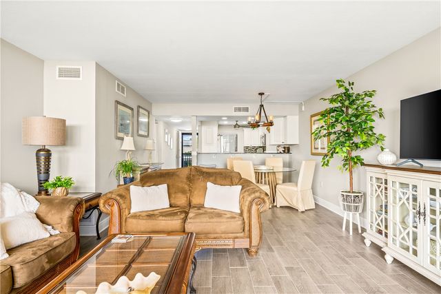 4141 Ocean Drive 208, Vero Beach, FL 32963