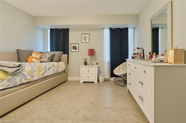 4706 25th AVE SW, Naples, FL 34116