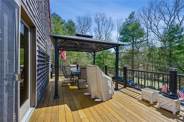 320 Shannock Road, South Kingstown, RI 02879