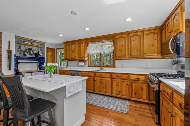 320 Shannock Road, South Kingstown, RI 02879