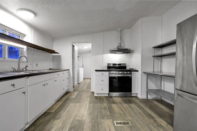 9304 Parkhurst Highway, Addison, MI 49220