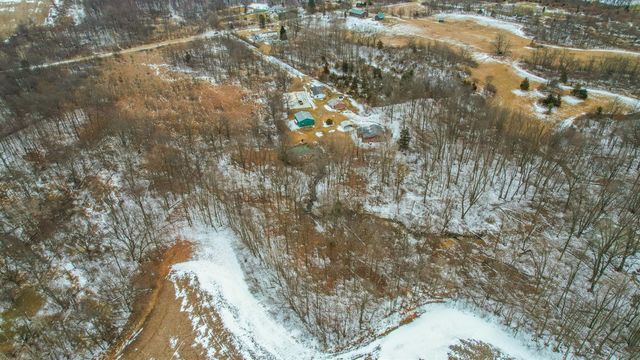 9304 Parkhurst Highway, Addison, MI 49220